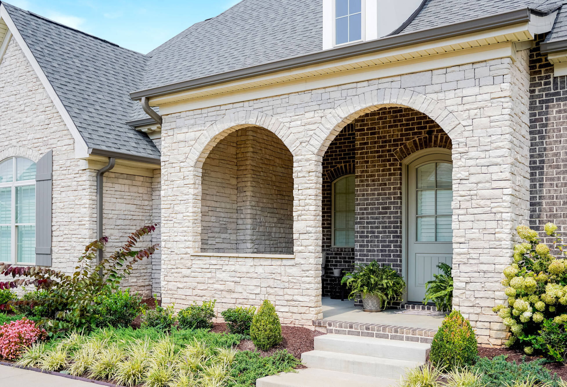 Vail-Limestone-Exterior