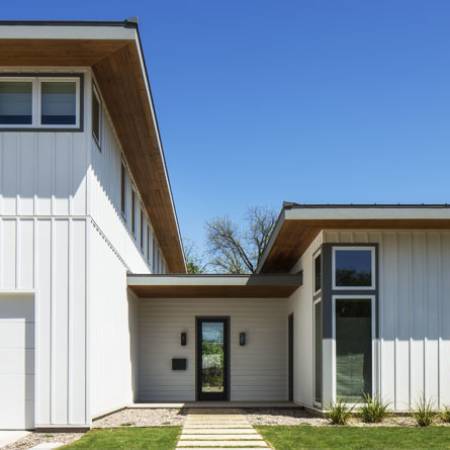 hardiepanel-vertical-siding-in-a-modern-home